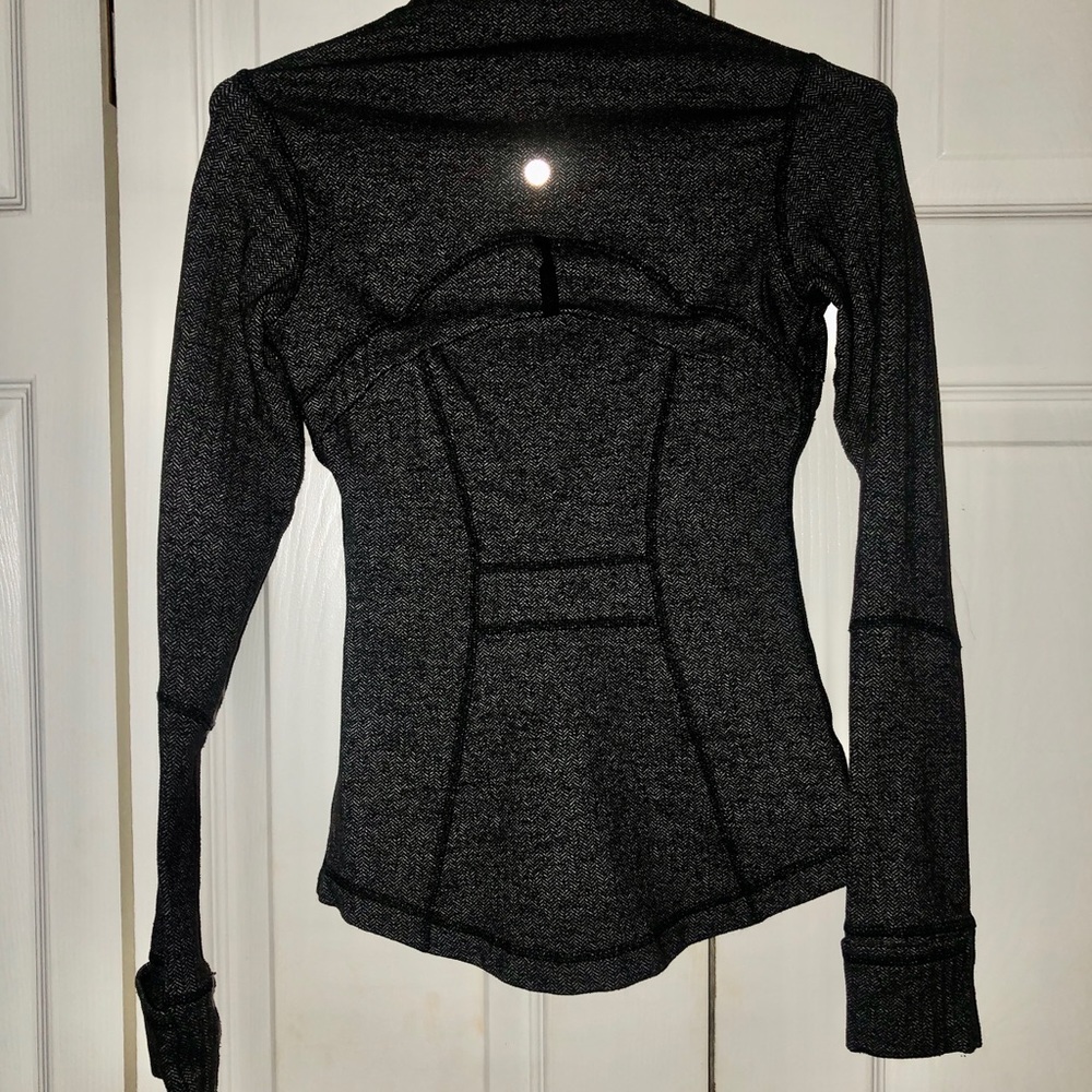 Lululemon define jacket size 6
